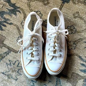 Converse Chuck Taylor’s